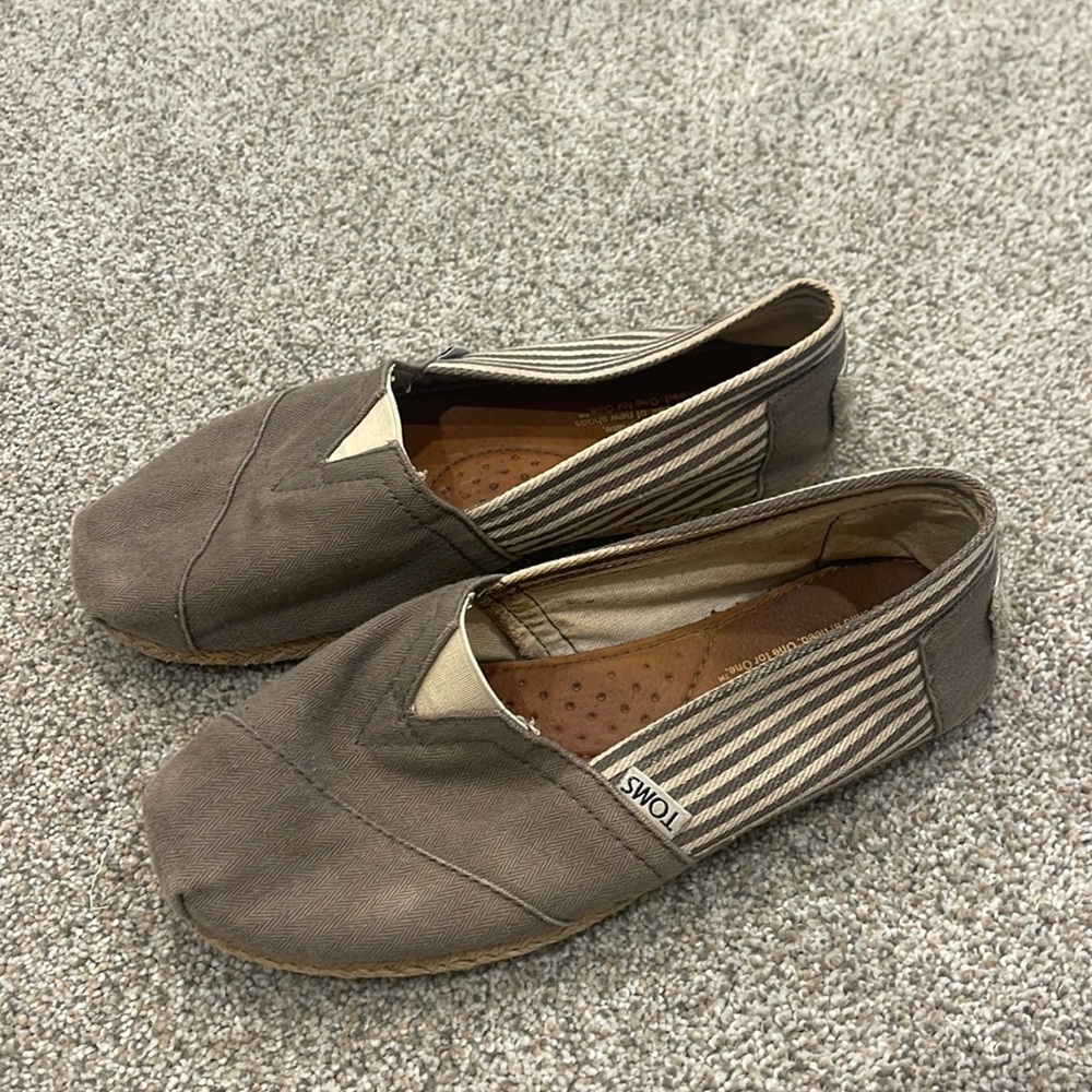 🛍️ TOMS Espadrille Slip On Classics Shoes